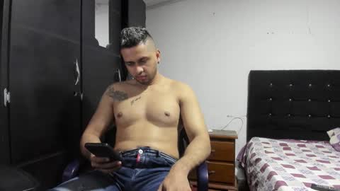 ryan_xc1 online show from February 13, 2:59 am