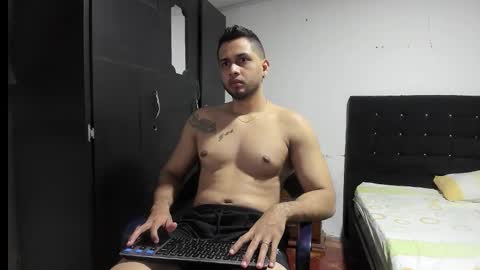 ryan_xc1 online show from November 1, 2:01 am