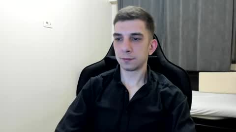 Andrew C. online show from April 18, 8:31 pm