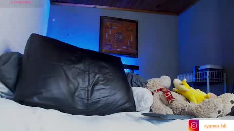 Ryannhill  online show from February 19, 8:46 am