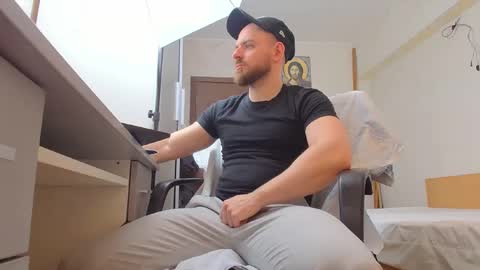 Ryanstone  online show from March 19, 5:46 am