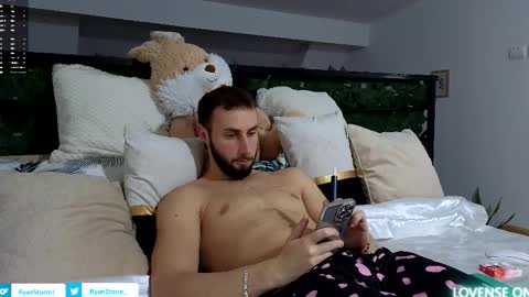 ryanstorm1 online show from October 27, 9:26 pm