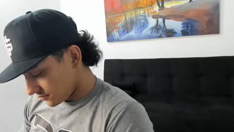 ryanwhite3 online show from November 2, 2:33 am