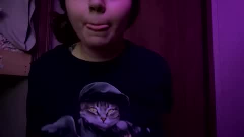 s193656 online show from October 27, 4:01 am