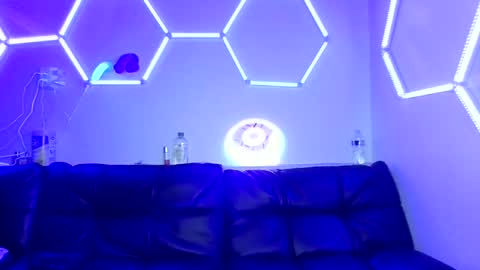 Rosalina online show from April 14, 5:00 am