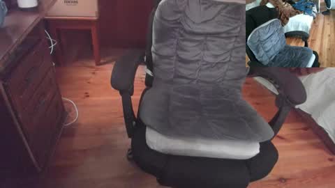 1141323  my Lord Mister Max   moms treasure online show from February 24, 12:19 pm