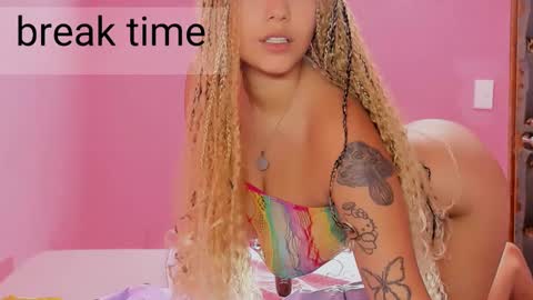 Snapshot of sabrina_adams01 chatting on March 6, 12:32 am Sabrina Adams online show from March 6, 12:32 am