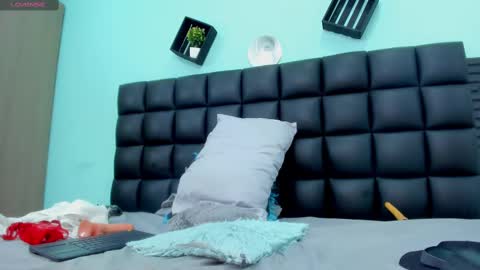Snapshot of sabrina_med chatting on March 11, 5:35 pm sabrina online show from March 11, 5:35 pm