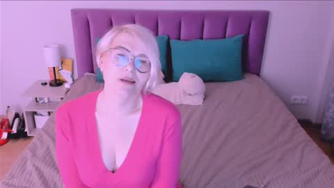 Snapshot of sabrinamacmarren chatting on September 26, 7:22 pm Sabrina MacMarren online show from September 26, 7:22 pm