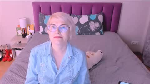 Snapshot of sabrinamacmarren chatting on October 15, 4:08 pm Sabrina MacMarren online show from October 15, 4:08 pm