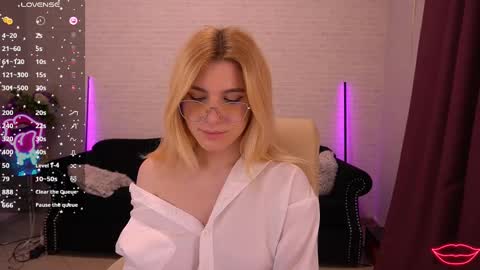 Sabrina online show from March 11, 5:13 am