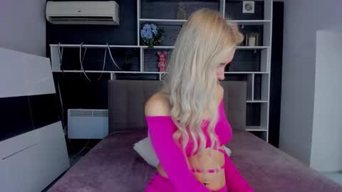 Sabrina online show from November 13, 1:03 pm