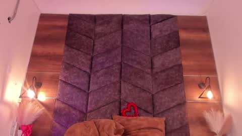 Snapshot of sabrinaspell_ chatting on February 16, 5:59 pm S A B R I N A online show from February 16, 5:59 pm