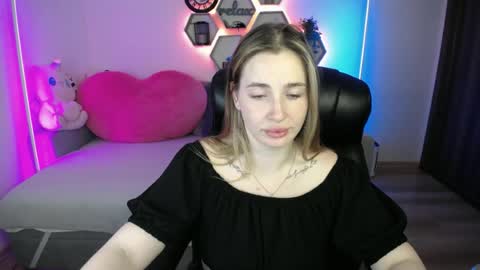 Sabrina Violet online show from June 23, 9:39 am