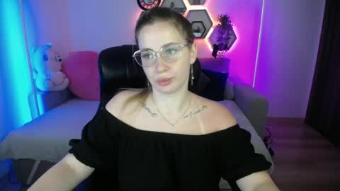 Sabrina Violet online show from July 7, 8:07 am