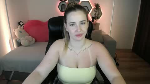 Sabrina Violet online show from July 12, 9:56 am