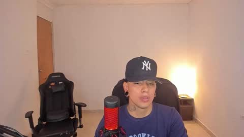 saenz_hotx online show from November 26, 11:45 pm