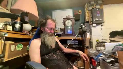 safety_fist online show from January 12, 6:17 am