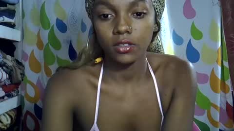 Snapshot of safira19 chatting on October 1, 7:46 pm safira19 online show from October 1, 7:46 pm