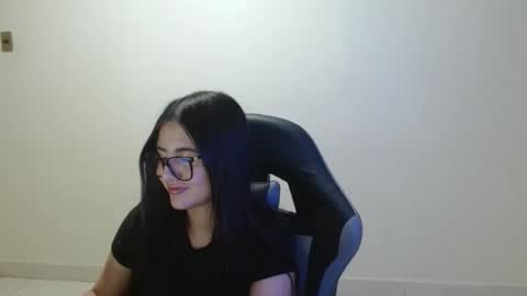 Sahaliefox  online show from March 27, 12:05 am