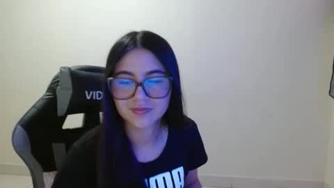 Sahaliefox  online show from November 26, 10:17 pm