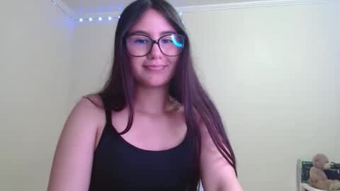Snapshot of sahaliefox_ chatting on September 27, 1:14 am Sahaliefox online show from September 27, 1:14 am