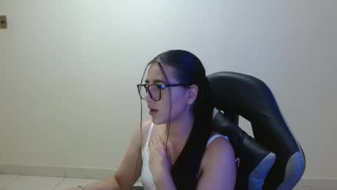 Sahaliefox  online show from March 27, 9:16 pm