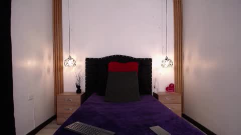 sara online show from November 28, 9:33 pm