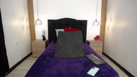 sara online show from December 2, 8:29 pm