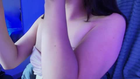 Sakura Moss online show from November 11, 5:09 am