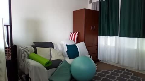 salis1981 online show from February 24, 6:04 pm