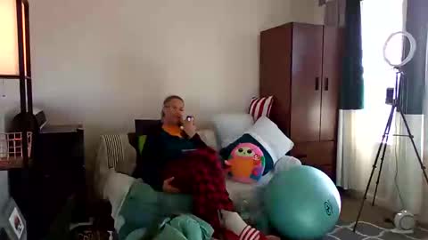 salis1981 online show from March 1, 2:04 am