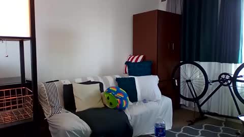 salis1981 online show from February 17, 6:28 pm