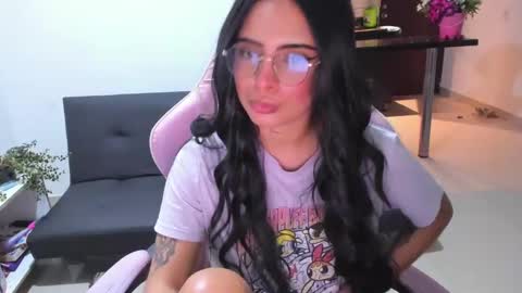 sallymaddoxx online show from December 7, 5:32 am