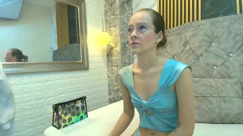 salome_cruxx online show from January 13, 11:40 am