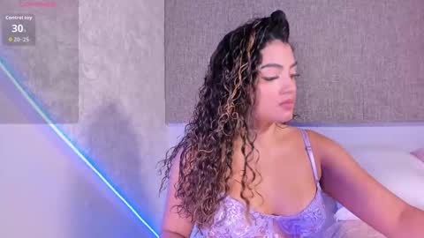 Salome Ferreira online show from November 5, 5:48 pm