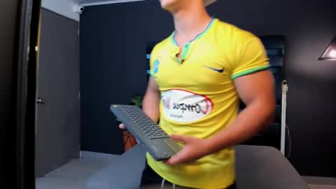 Snapshot of salvatore_damore chatting on March 11, 2:18 pm SALVATORE online show from March 11, 2:18 pm