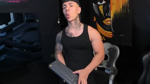 Snapshot of salvatore_damore chatting on October 20, 5:29 pm SALVATORE online show from October 20, 5:29 pm