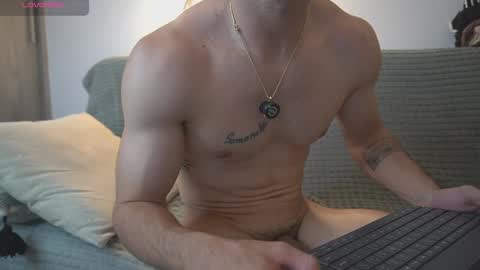 Snapshot of salvatoredamon7 chatting on October 8, 12:07 am Esteban online show from October 8, 12:07 am