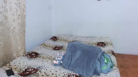 sam__cute online show from December 2, 3:16 am