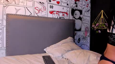 Snapshot of sam_collinss_ chatting on October 17, 9:19 pm Sam online show from October 17, 9:19 pm