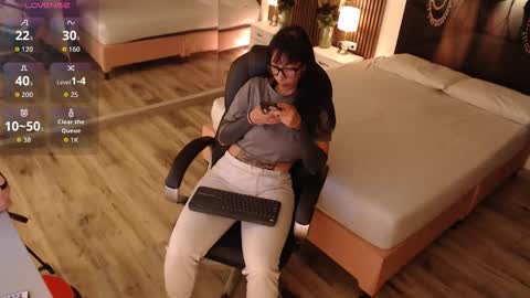 SAM MANSON online show from November 24, 2:05 pm