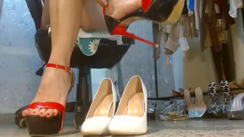 samanta online show from May 11, 2:45 pm