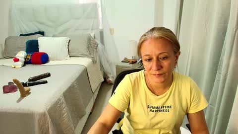 Samanta Stone online show from May 13, 10:30 pm