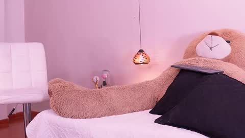 samantavazquez online show from November 26, 12:35 pm