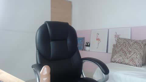 Snapshot of samantawells_ chatting on October 18, 8:57 pm Samanta Wells online show from October 18, 8:57 pm