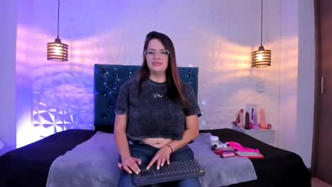 samantha_foxyy online show from March 16, 10:52 am