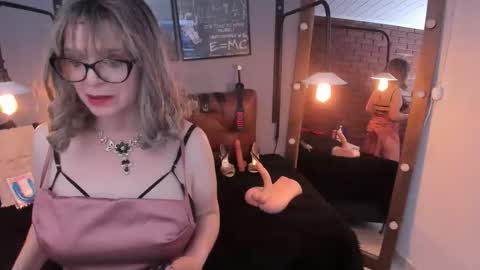 Sam online show from September 9, 2:50 pm