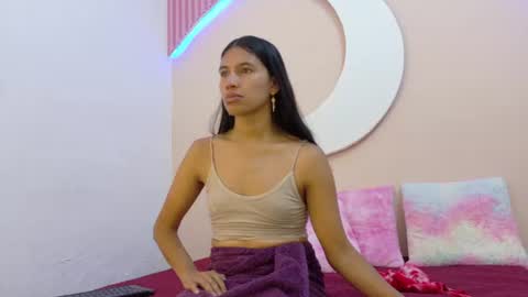 samanthalaurent online show from June 15, 7:06 pm