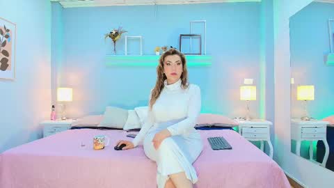 Snapshot of samanthamilf__ chatting on March 8, 9:50 am Samanta online show from March 8, 9:50 am
